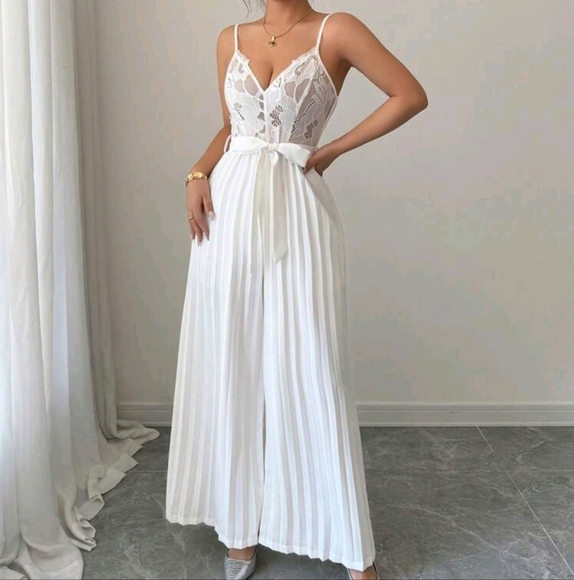 French Elegant Sexy Solid Color V-Neck Lace Patchwork Ruffle Fitted Jumpsuit - Picture 1 of 4